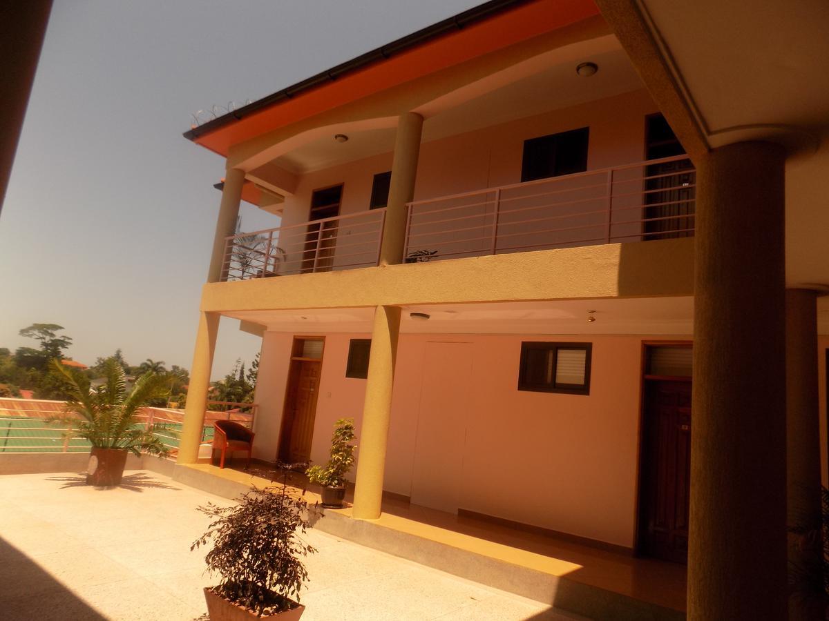 Entebbe Traveller'S Hotel Екстериор снимка