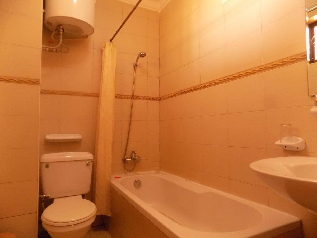 Entebbe Traveller'S Hotel Екстериор снимка