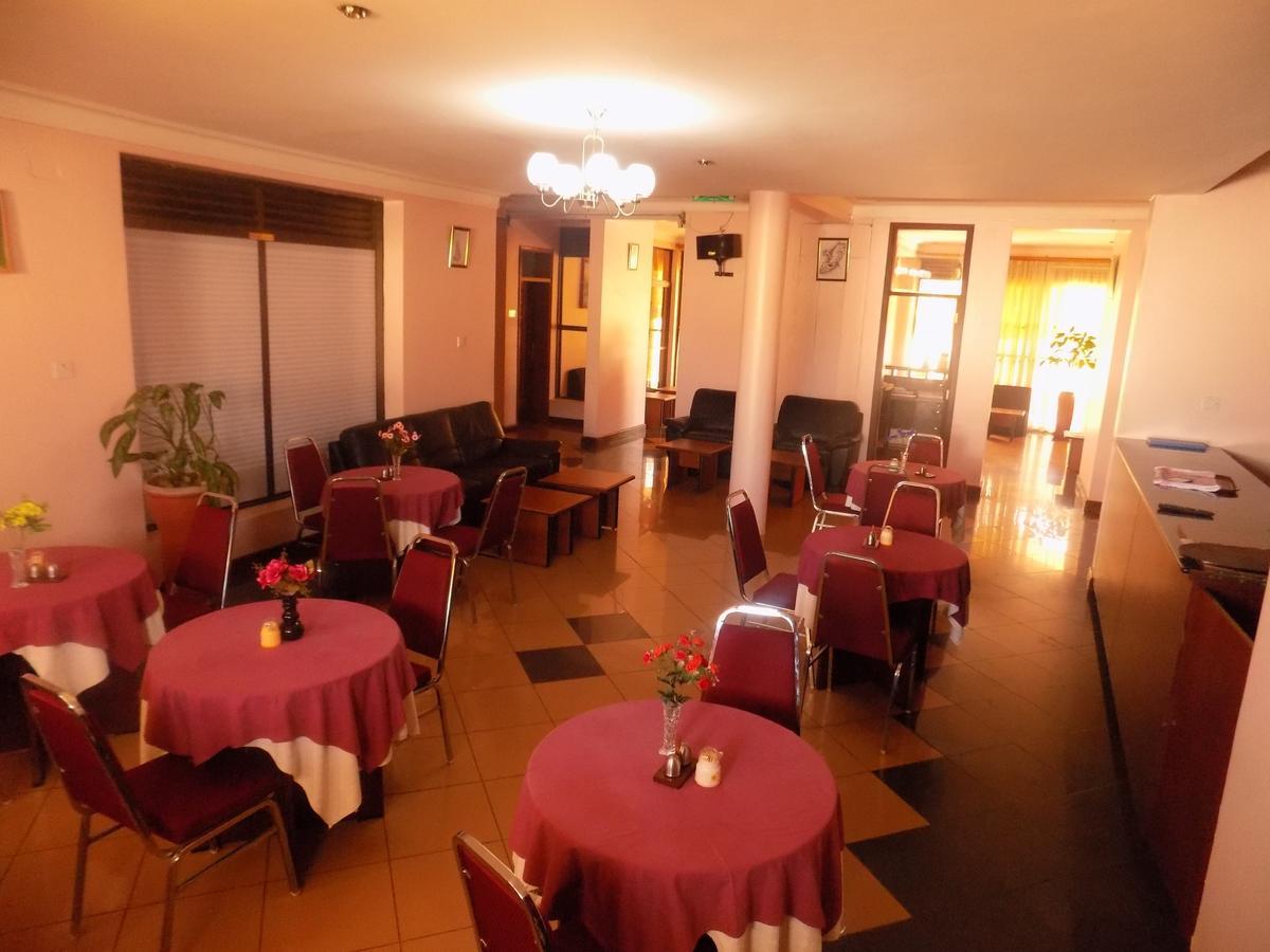Entebbe Traveller'S Hotel Екстериор снимка