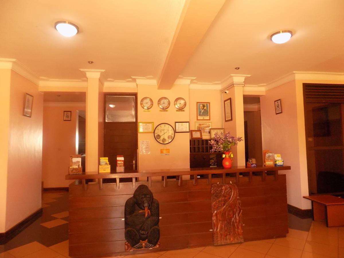 Entebbe Traveller'S Hotel Екстериор снимка