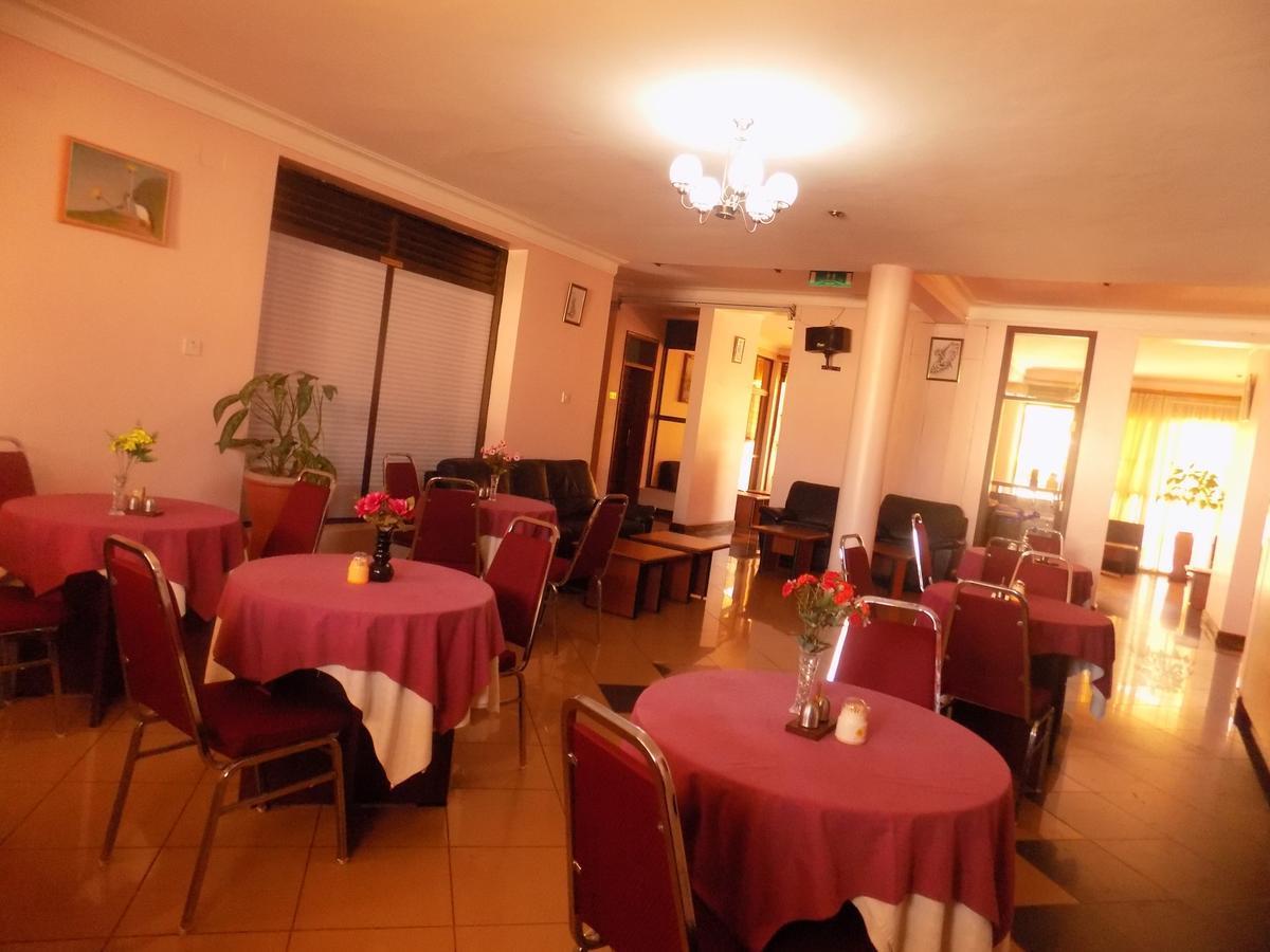 Entebbe Traveller'S Hotel Екстериор снимка