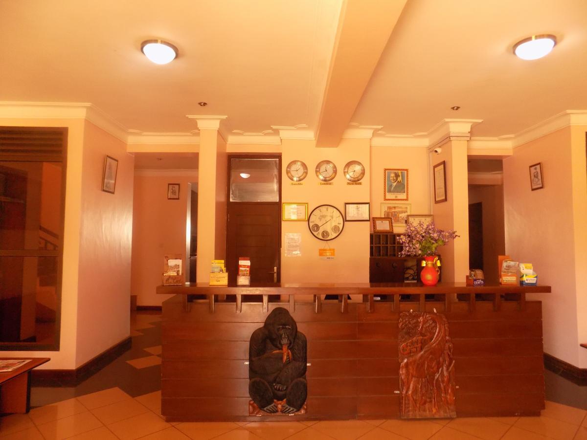 Entebbe Traveller'S Hotel Екстериор снимка