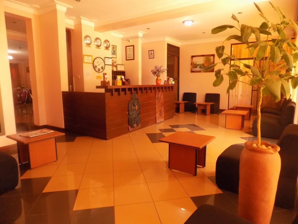 Entebbe Traveller'S Hotel Екстериор снимка